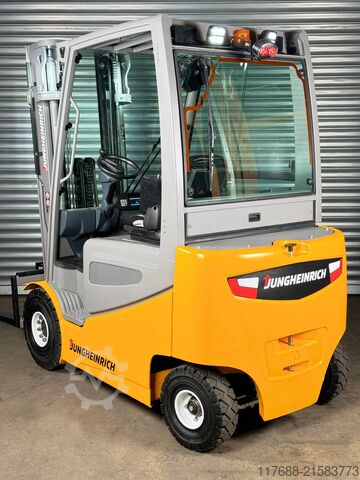 Elektro 4-Rad Jungheinrich EFG 425k - Service Neu - Lithium Schnellladegerät