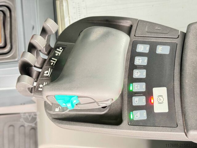 Elektro 4-Rad Jungheinrich EFG 425k - Service Neu - Lithium Schnellladegerät