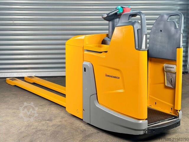 Niederhubwagen-Mitfahrer Jungheinrich ERE 225 - Service Neu-2.400mm Gabeln -Batterie 83%