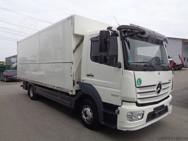 LKW mit Getränkeaufbau MERCEDES-BENZ Atego 1223 L 5,8 M Schwenkwand RFK Spurassi
