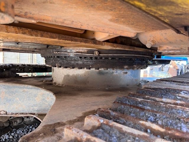 Kettenbagger LIEBHERR LC 926 mit Drehkranzschaden