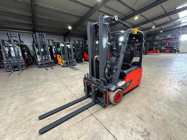 Frontstapler Linde E 20L [ID: 149]