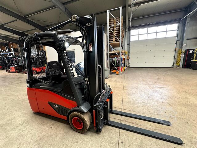 Frontstapler Linde E 20L [ID: 149]