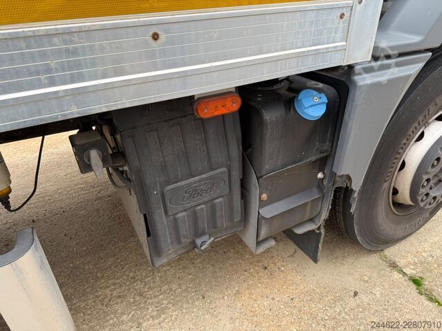 Kastenwagen 4x2 mit Dhollandia-Ladebordwand und Seitentür Ford 2023 FORD 1833 DC 4x2 (EXPORT)