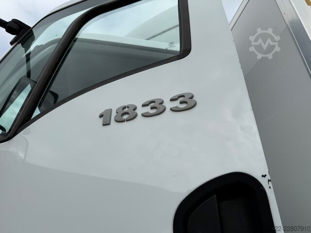 Kastenwagen 4x2 mit Dhollandia-Ladebordwand und Seitentür Ford 2023 FORD 1833 DC 4x2 (EXPORT)