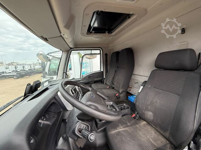 Kastenwagen 4x2 mit Dhollandia-Ladebordwand und Seitentür Ford 2023 FORD 1833 DC 4x2 (EXPORT)