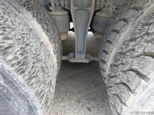Betonmischer LKW Iveco TRAKKER AD340T45