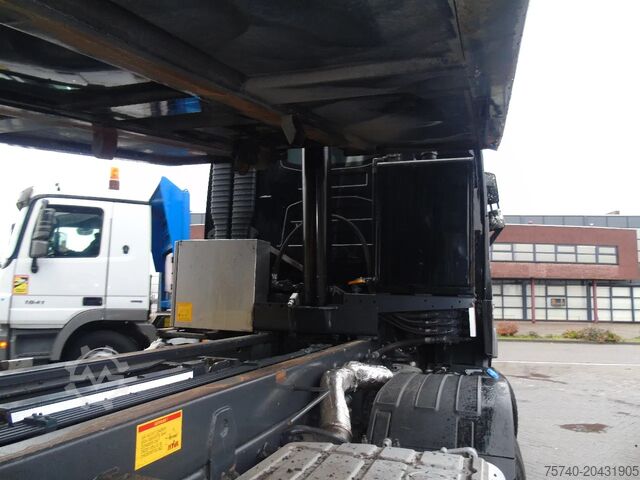 Kipper Volvo FH 500 + 10X4 + 33 CUB + SMALL DAMAGE CAB