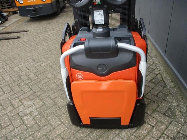 Hochhubwagen TOYOTA SPE120