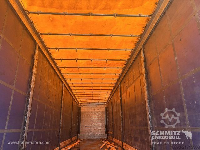 Auflieger mit Pritsche & Plane Schmitz Cargobull Semitrailer Curtainsider Mega