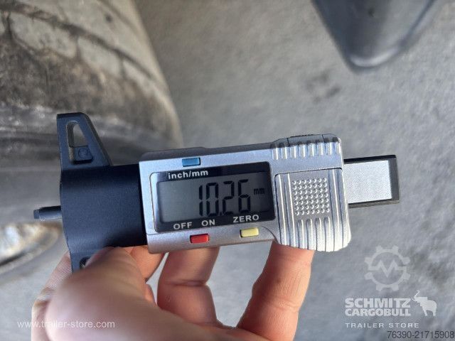 Auflieger mit Pritsche & Plane Schmitz Cargobull Semitrailer Curtainsider Mega