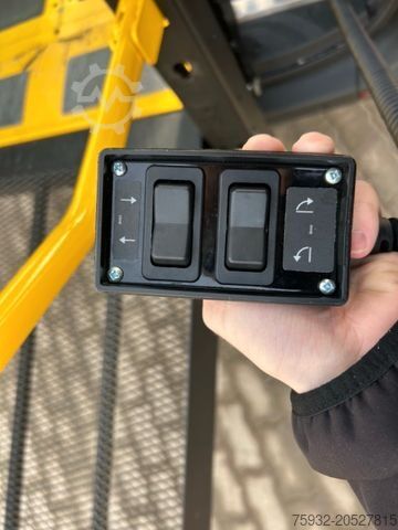 Kleinbus MERCEDES-BENZ Sprinter 311 Mobility 23 LIFT Rollstuhlbus