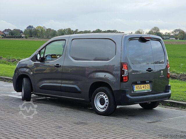 Koffer PEUGEOT PARTNER 1.5 L1H1 Navi Euro6 AC!