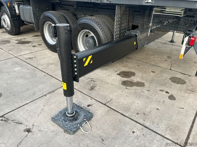 Crane truck Mercedes-Benz Arocs 4140 K 8x4 Crane Truck