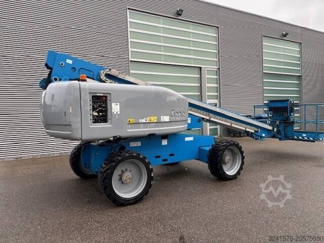 Telescopic boom lift Genie S 60 HC