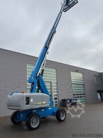 Telescopic boom lift Genie S 60 HC