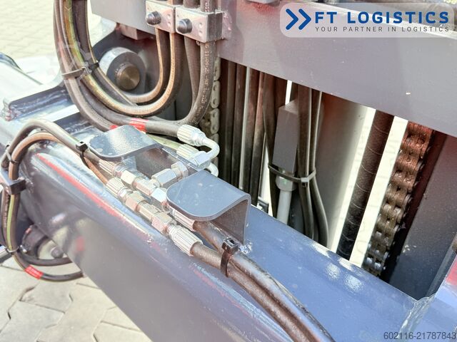 4-way forklift Combilift C3000ET TRIPLEX 5940 WIDE FORK POSITIONE