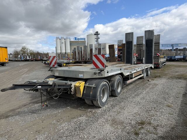 Low loader trailer Möslein TA4 Schwebheim  4 Achs Tiefladeranhänger, Guter Zustand