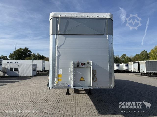 Auflieger mit Pritsche & Plane Schmitz Cargobull Curtainsider Mega Getränke