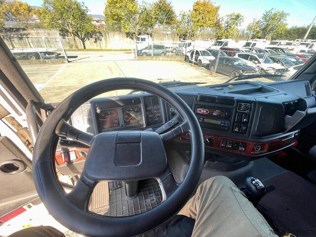 Livestock truck Volvo FH 12 460