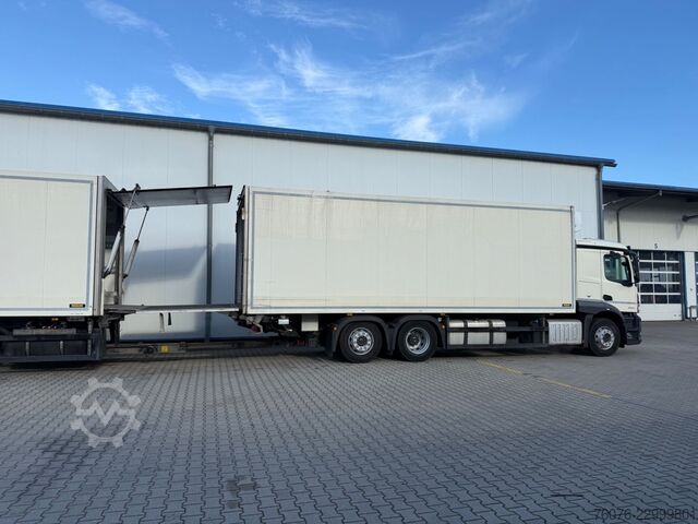 Refrigerated truck MERCEDES-BENZ 2540 LL 6x2/4 Kühlkoffer 8.2m LBW 2,5t  Carrier
