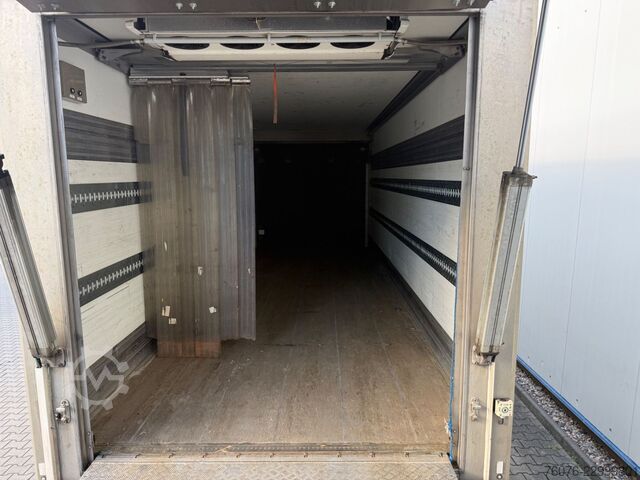 Refrigerated truck MERCEDES-BENZ 2540 LL 6x2/4 Kühlkoffer 8.2m LBW 2,5t  Carrier