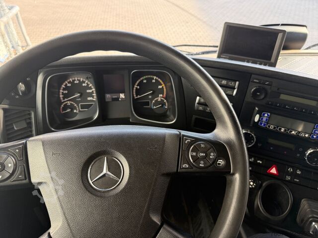 Refrigerated truck MERCEDES-BENZ 2540 LL 6x2/4 Kühlkoffer 8.2m LBW 2,5t  Carrier