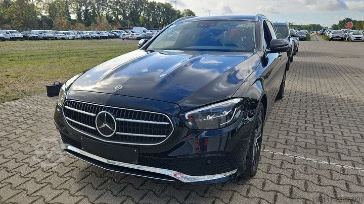 Minibus MERCEDES-BENZ E 300 de 4Matic T Business-Paket