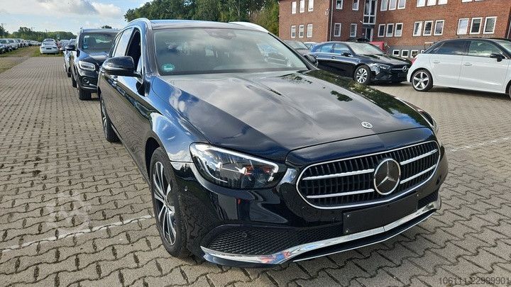 Minibus MERCEDES-BENZ E 300 de 4Matic T Business-Paket