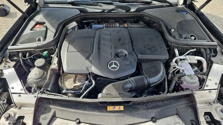 Minibus MERCEDES-BENZ E 300 de 4Matic T Business-Paket