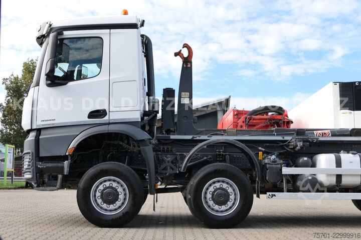 Roll-off tipper truck MERCEDES-BENZ Arocs 4545 Abrollkipper 8x8 Kamera Euro 6