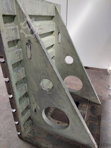 Clamping angle plate with T-slots UNBEKANNT Aufspannwinkel mit T-Nuten