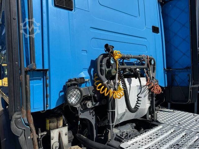 Standard tractor Scania R 520 LA
