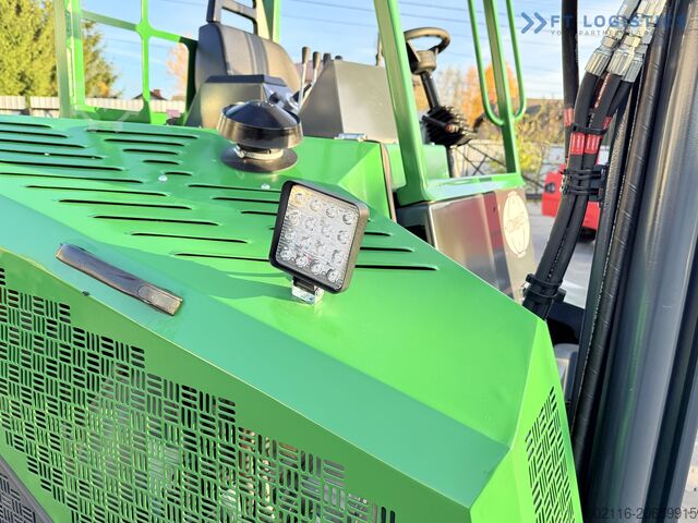 Four-way forklift Combilift CB4000 GAS TRIPLEX 5200 POSITIONER