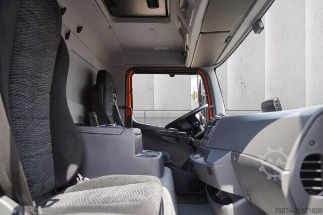 Box van Mercedes-Benz Atego 816 4x2 Automatik Junge Koffer LBW