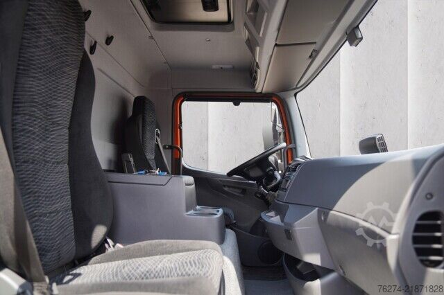 Box van Mercedes-Benz Atego 816 4x2 Automatik Junge Koffer LBW