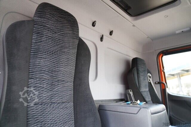 Box van Mercedes-Benz Atego 816 4x2 Automatik Junge Koffer LBW