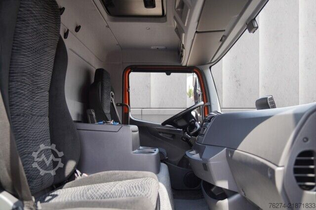 Box van Mercedes-Benz Atego 816 4x2 Automatik Junge Koffer LBW