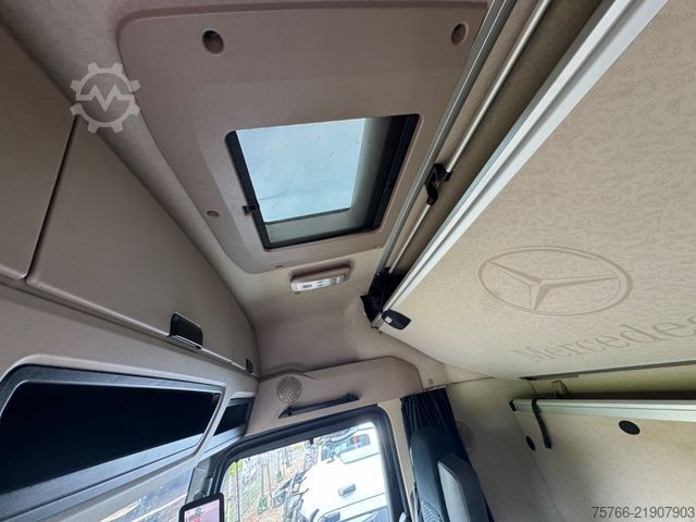 Beverage truck MERCEDES-BENZ ACTROS 1836 L / GIGA / Top !