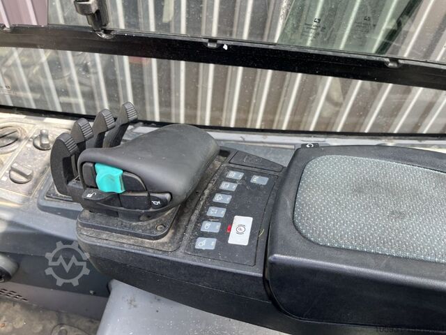 Electric 4-wheel forklift Jungheinrich EFGS30