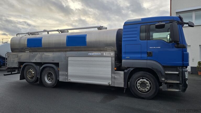 Tanker truck MAN TGS 26.440