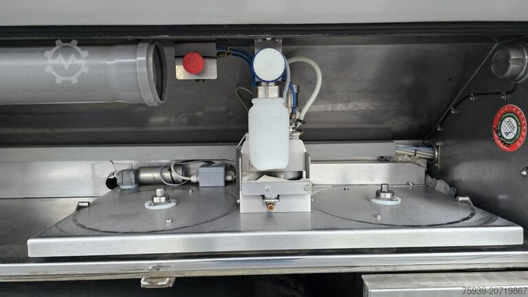 Tanker truck MAN TGS 26.440