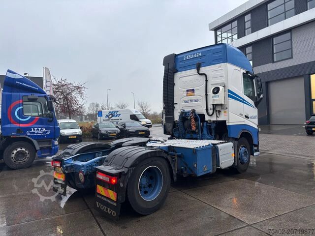 Standard-SZM Volvo FH 13.420 Globetrotter / ADR + PTO / Stand Airco