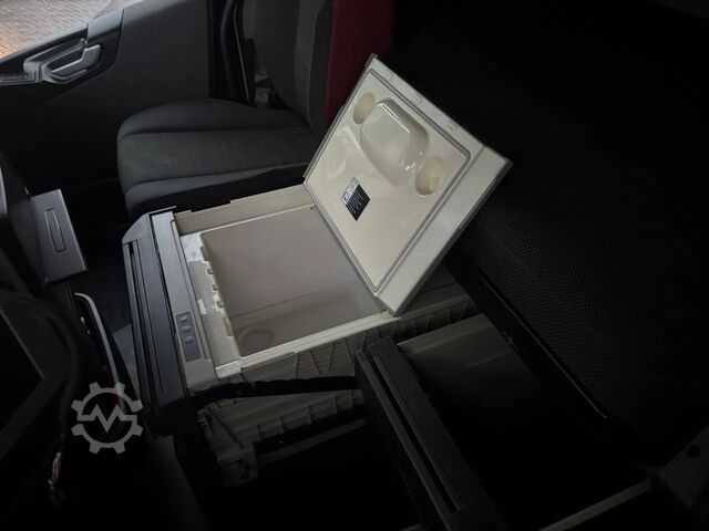 Standard-SZM Volvo FH 13.420 Globetrotter / ADR + PTO / Stand Airco