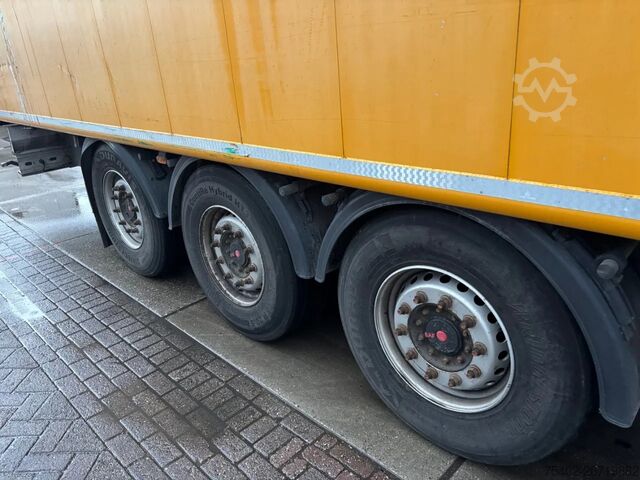 Schubboden Kraker CF-Z Walkingfloor / 90M3 / SAF + Disc Brakes