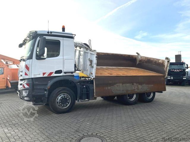 Dreiseitenkipper LKW MERCEDES-BENZ Arocs 2645 K 6x4 3-Achs Kipper Meiller Bordmatik