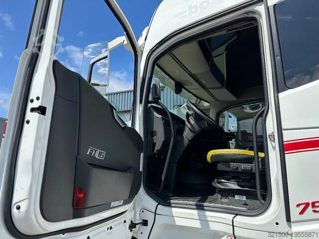 Fahrgestell mit Fahrerhaus Volvo FH 16.750 6x4 Globe XL Chassis Retarder 4.30 Wb...