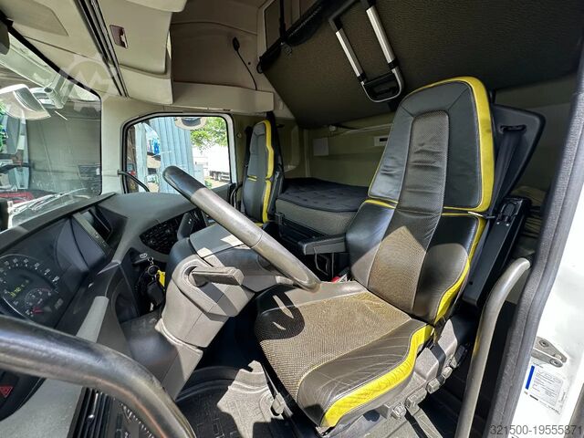 Fahrgestell mit Fahrerhaus Volvo FH 16.750 6x4 Globe XL Chassis Retarder 4.30 Wb...