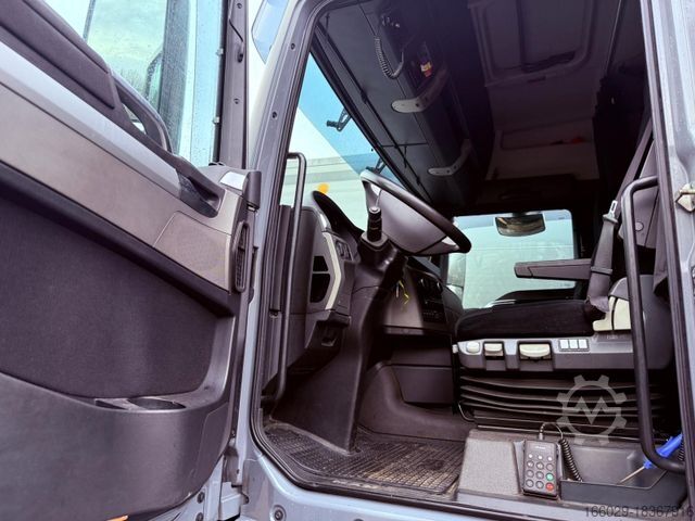 Jumbo-Lkw MAN TGX 18.440 LL Volumen LKW mit Staplerhalterung