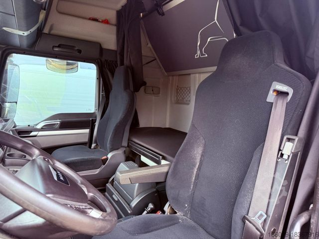 Jumbo-Lkw MAN TGX 18.440 LL Volumen LKW mit Staplerhalterung